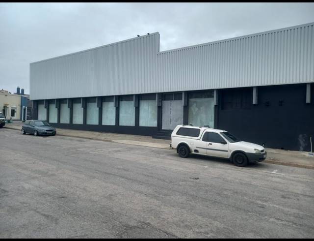 INDUSTRIAL PROPERTY TO RENT IN NORTH END